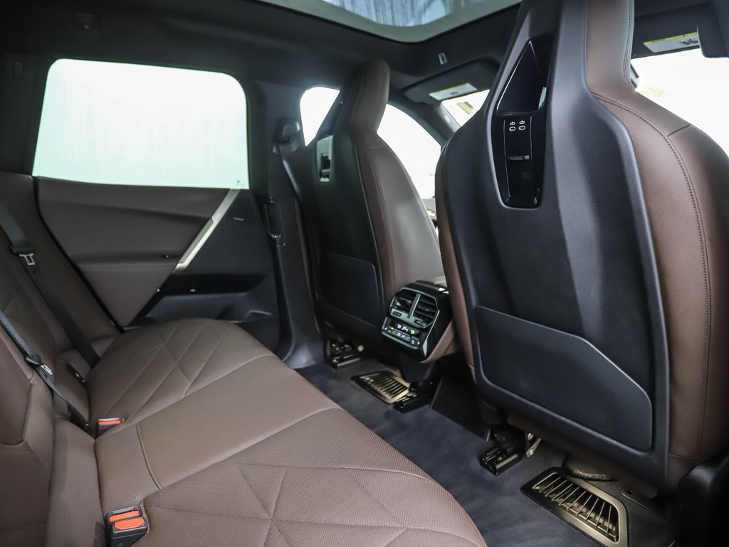 2023 BMW iX xDrive50 25