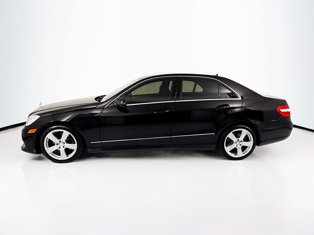 Thumbnail: 2010 Mercedes-Benz E-Class - 8