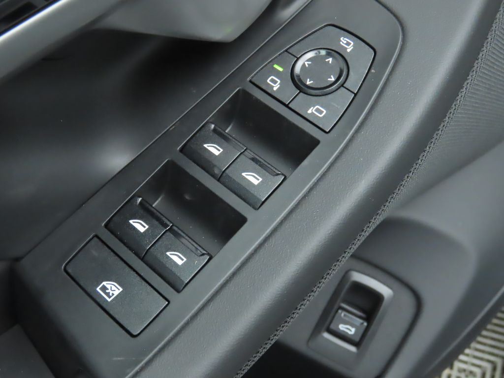 2025 BMW i5 eDrive40 24