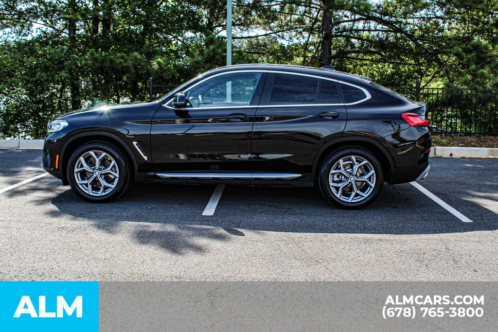Used 2025 Black BMW xDrive30i image 7