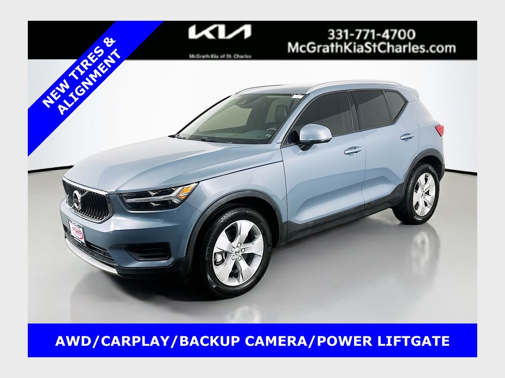 2020 Volvo XC40 Momentum