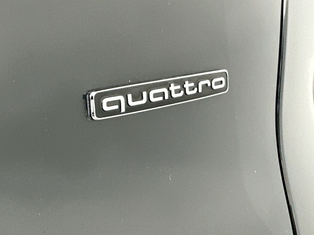 AudiQ529