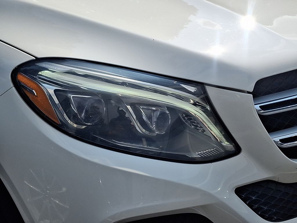 Thumbnail: 2016 Mercedes-Benz GLE - 7