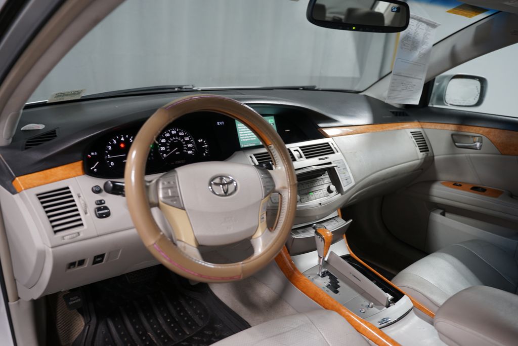 2005 Toyota Avalon Limited 7
