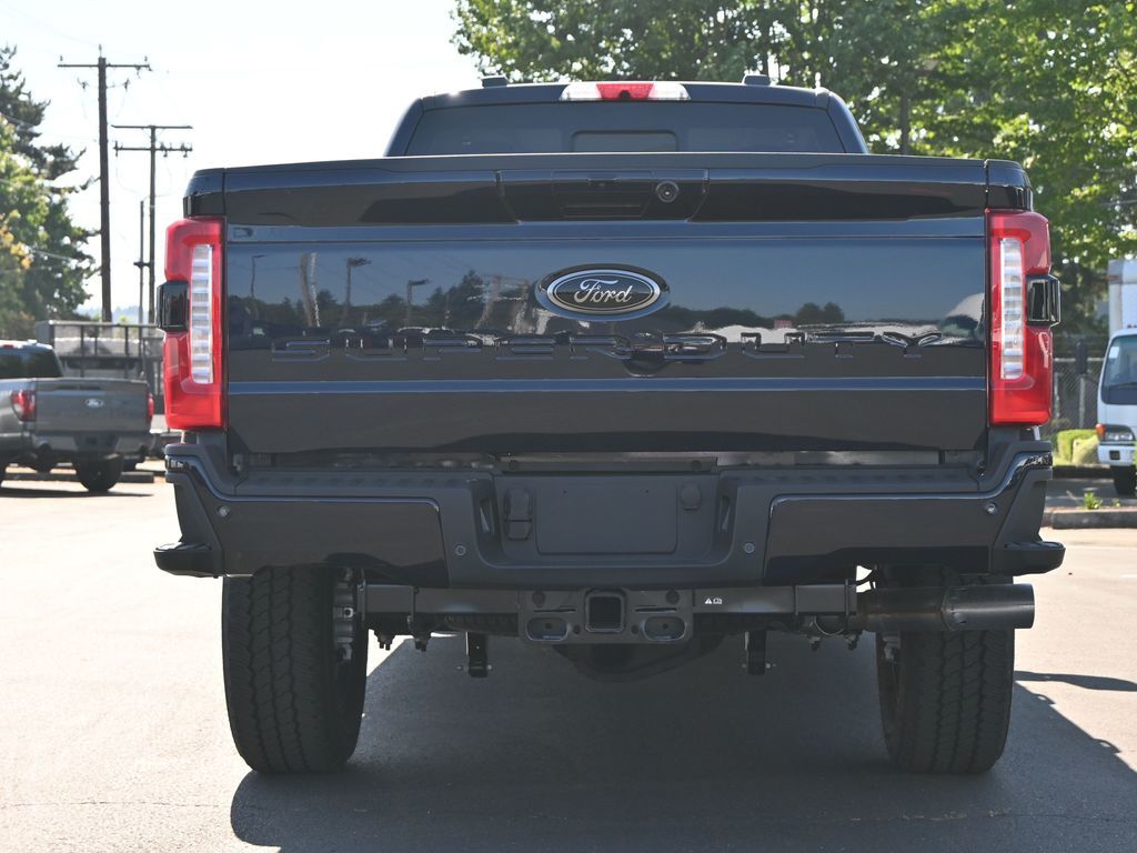 2025 Ford F-350 Super Duty LARIAT