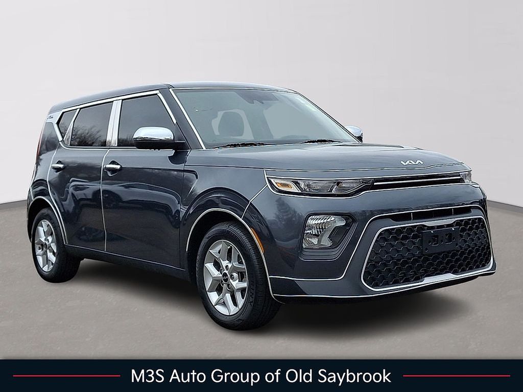 Gravity Gray 2022 Kia Soul SUV / Crossover Front-Wheel Drive Continuously Variable Transmission