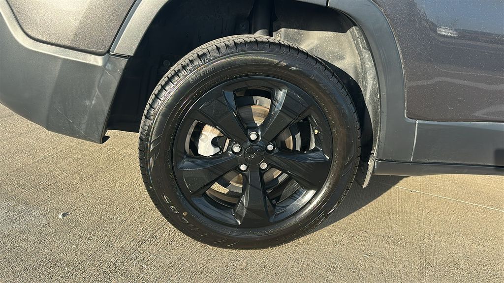 2020 Jeep Cherokee Latitude Plus Gray at South Houston Nissan