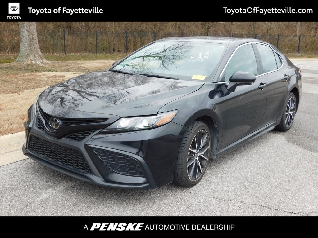 2023 Toyota Camry SE -
                Fayetteville, AR