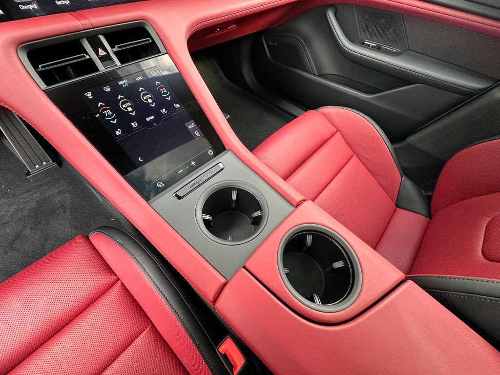 Thumbnail: 2026 Porsche Taycan - 30