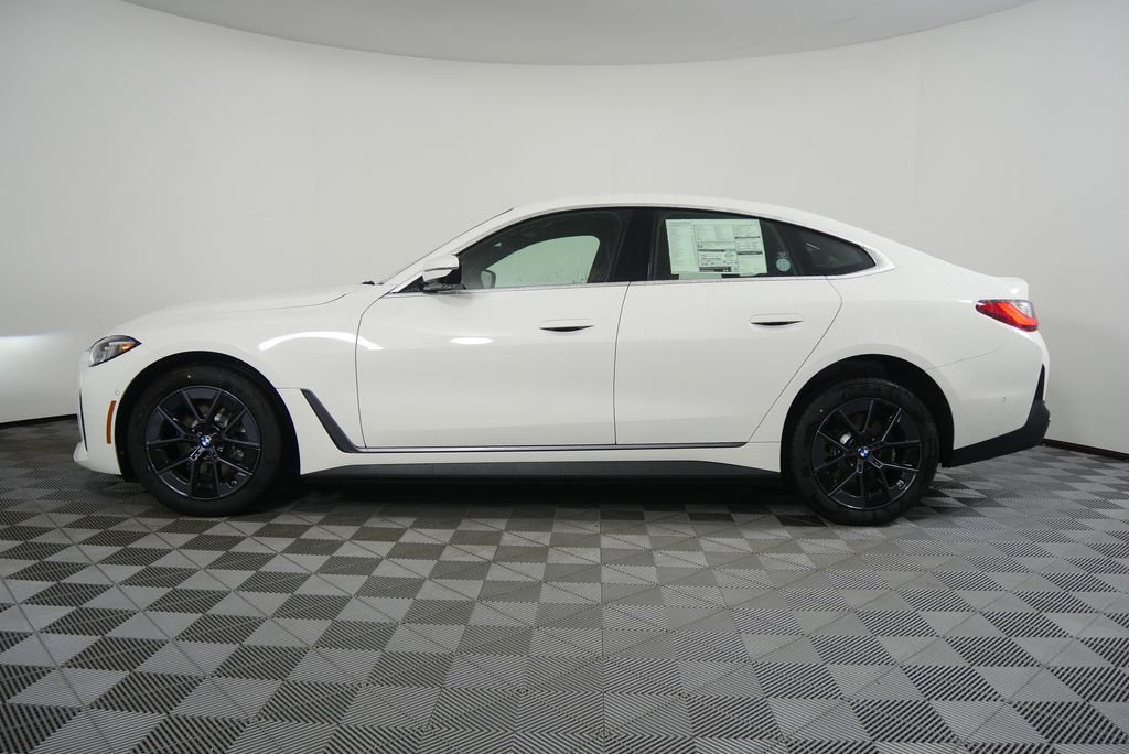 Thumbnail: 2025 BMW i4 - 6