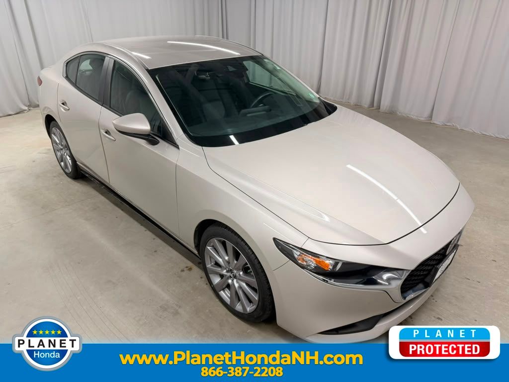 Gray (Platinum Quartz Metallic) 2022 Mazda MAZDA3 Sedan Front-Wheel Drive 6-Speed Automatic