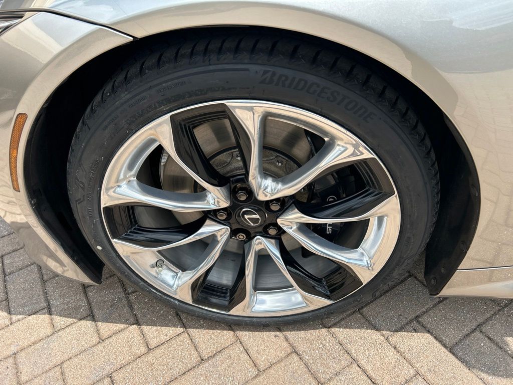 Used 2018 Silver Lexus 500 image 12