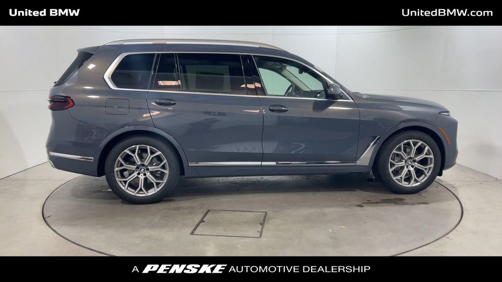 2025 BMW X7 xDrive40i 9