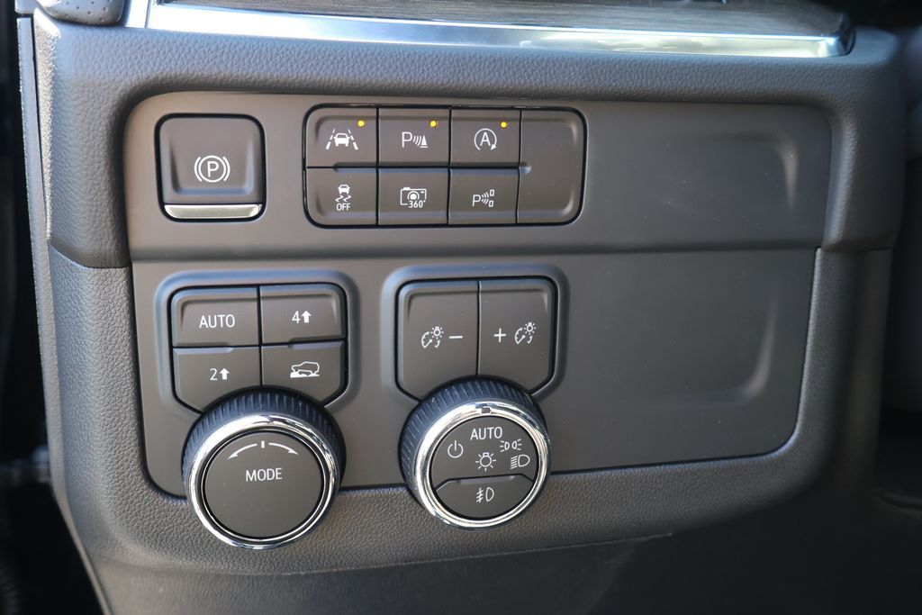 Thumbnail: 2026 Chevrolet Tahoe - 21