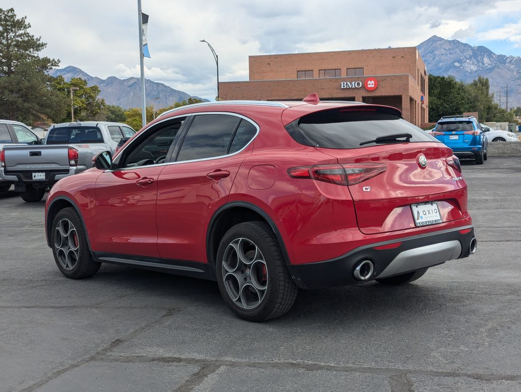 2018 Alfa Romeo Stelvio Base 7