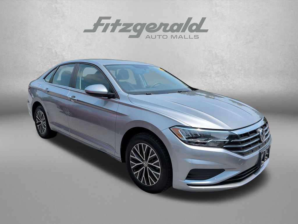 Silver 2021 Volkswagen Jetta Sedan Front-Wheel Drive 8-Speed Automatic