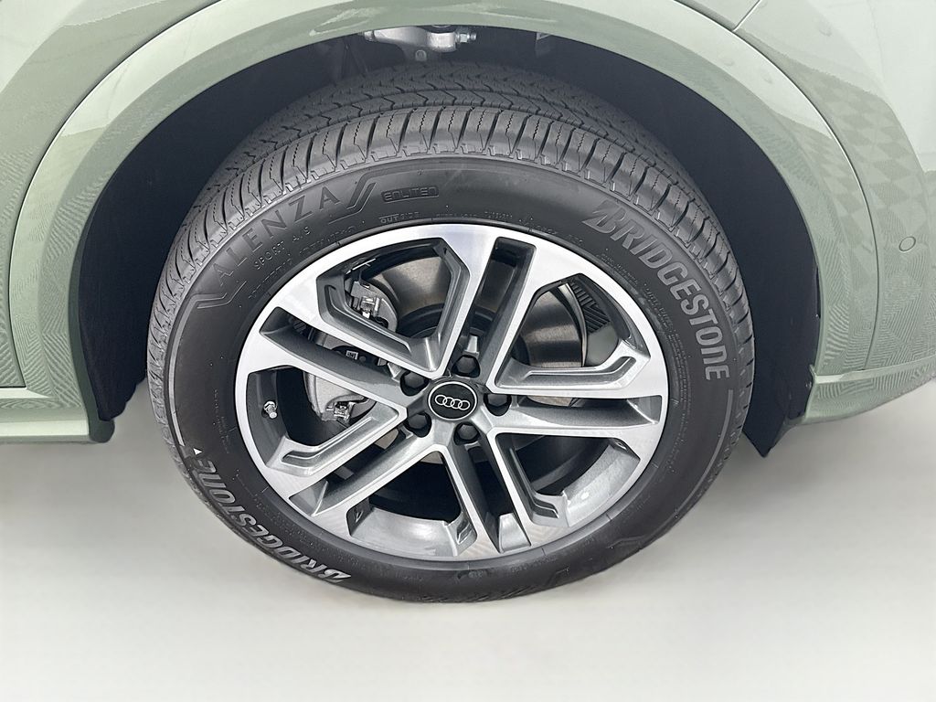 Thumbnail: 2025 Audi Q5 - 31