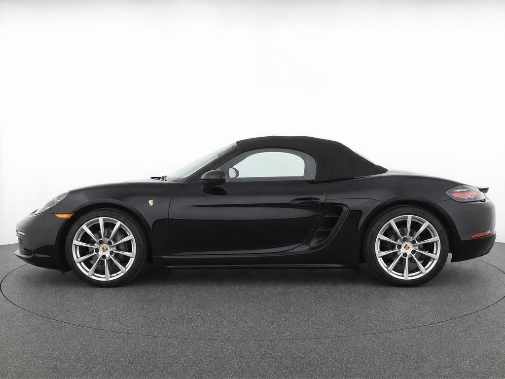 Thumbnail: 2017 Porsche 718 Boxster - 6