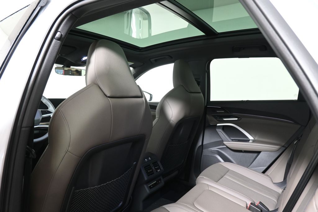 Thumbnail: 2025 Audi Q5 - 27