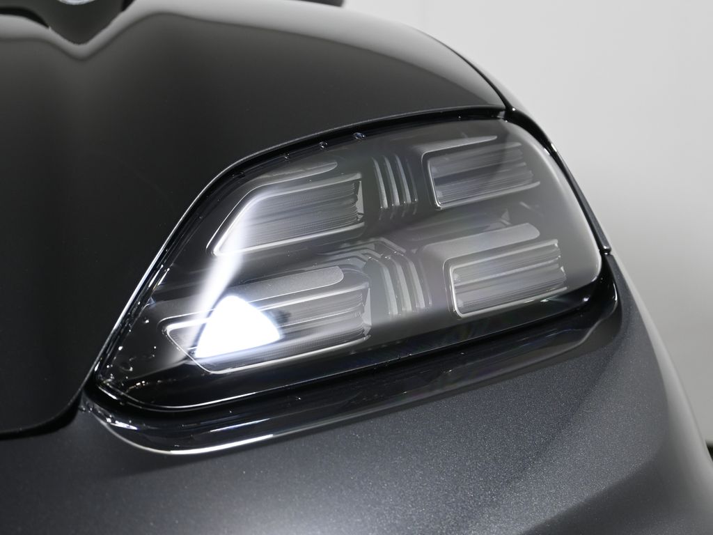 Thumbnail: 2026 Porsche Macan - 11