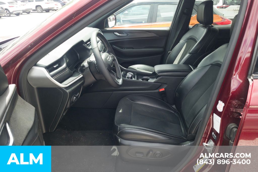 Used 2025 Red Jeep Altitude image 6