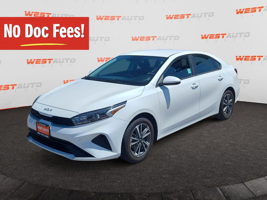Snow White Pearl 2023 Kia Forte Sedan Front-Wheel Drive Continuously Variable Transmission