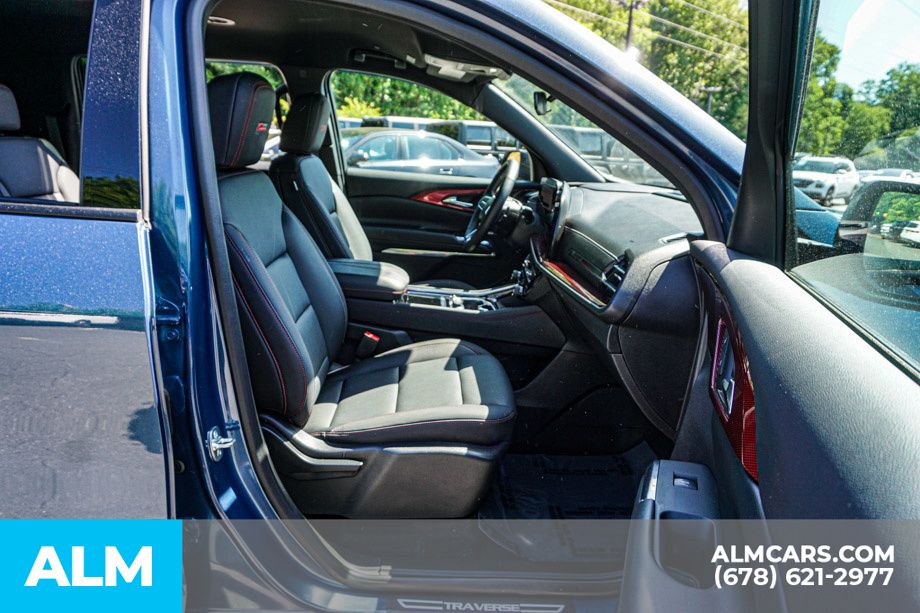 Used 2025 Blue Chevrolet Z71 image 27