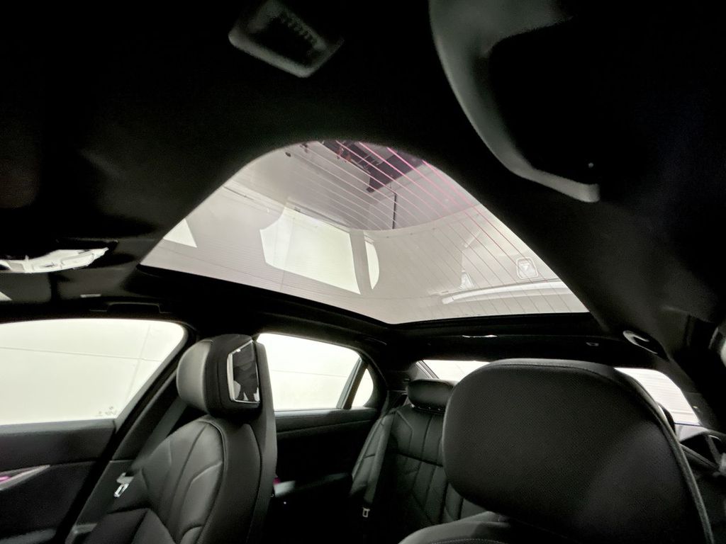 Thumbnail: 2025 BMW 7 Series - 20