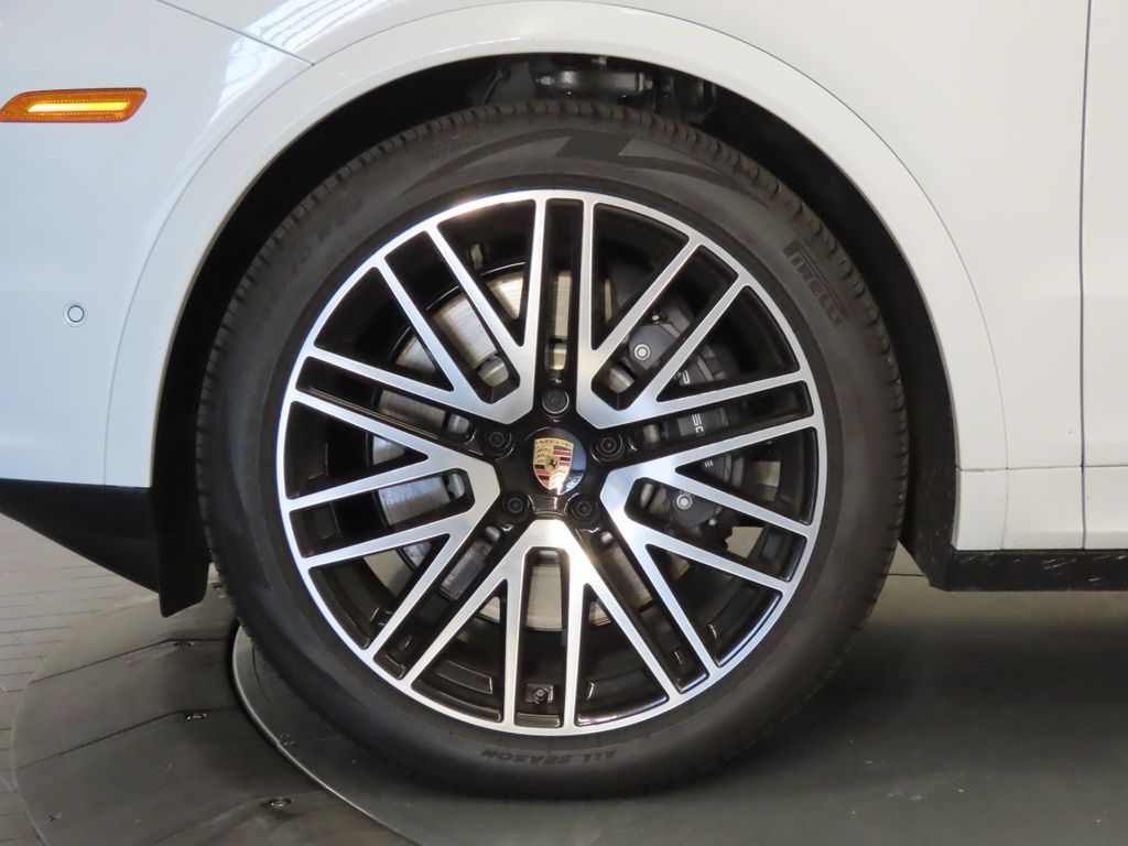 Thumbnail: 2025 Porsche Cayenne - 11