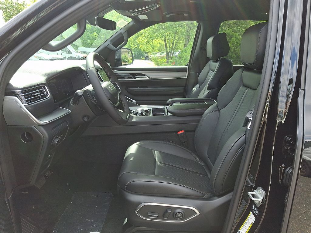 New 2026 Jeep Grand Wagoneer SUV