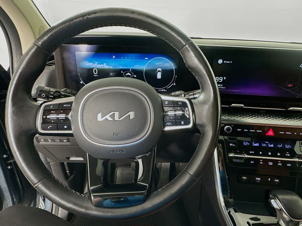 Thumbnail: 2022 Kia Carnival - 11
