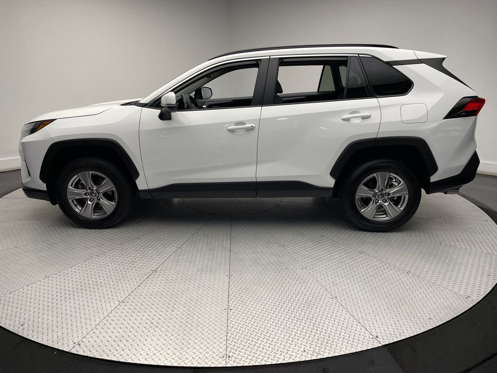 2023 Toyota RAV4 XLE 8