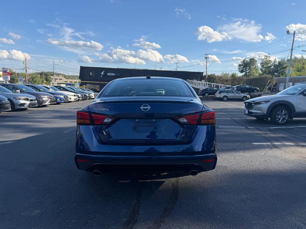 Used 2024 Nissan Altima Sedan
