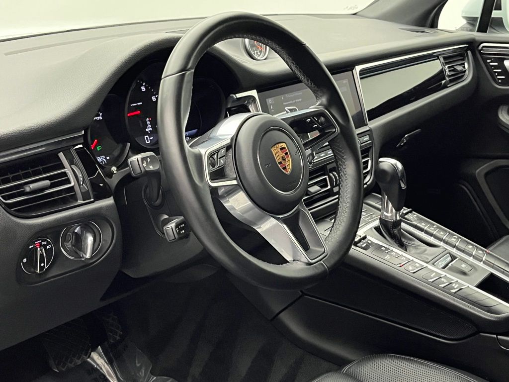 Thumbnail: 2020 Porsche Macan - 4