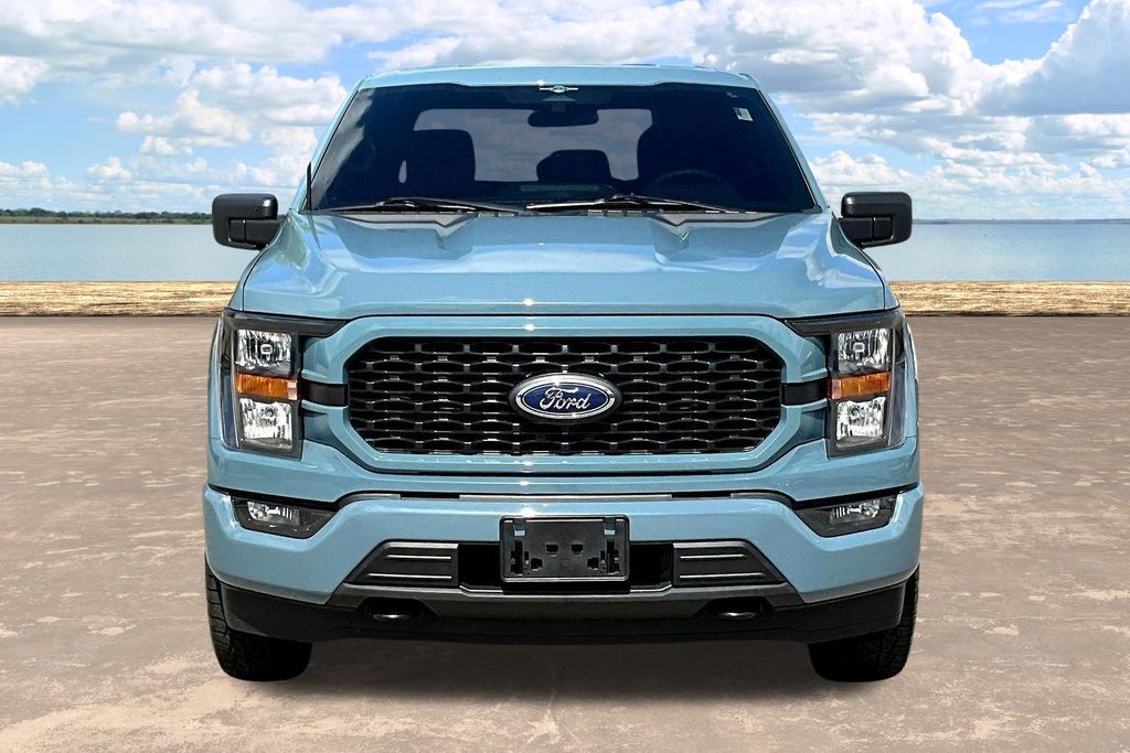 View vehicle photo 2