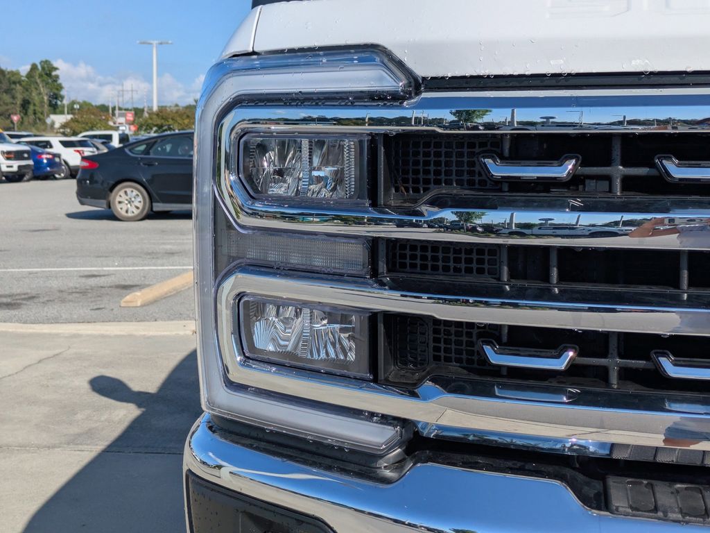 2026 Ford F-350 Super Duty LARIAT