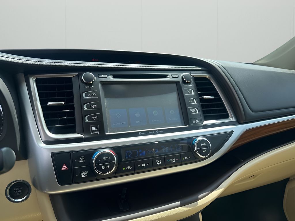 Used Car 2018 Toyota Highlander  Limited For Sale Under $30,000 In Austin, Texas