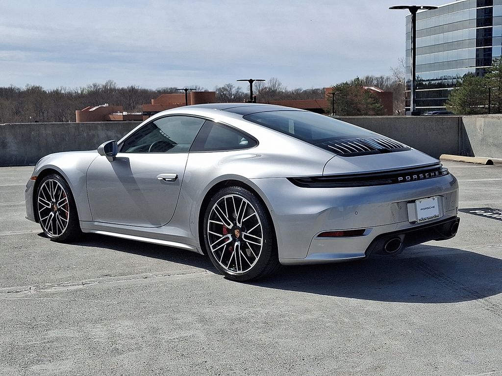 Thumbnail: 2026 Porsche 911 - 3