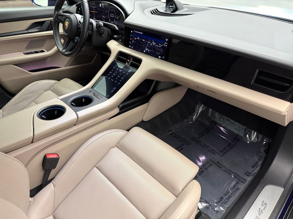 Thumbnail: 2021 Porsche Taycan - 27