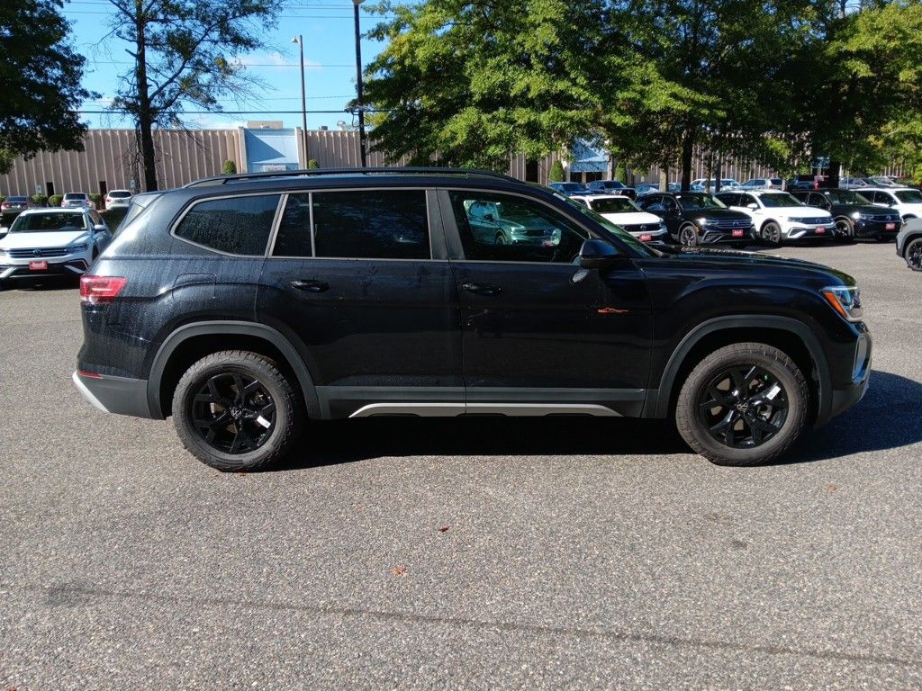 2024 Volkswagen Atlas 2.0T Peak Edition SE w/Technology 6