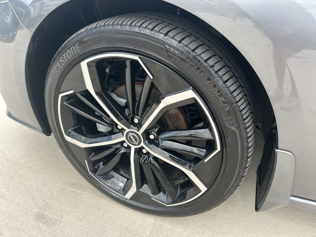 2024 Gun Metallic Nissan Altima 2.5 SR FWD Sedan
