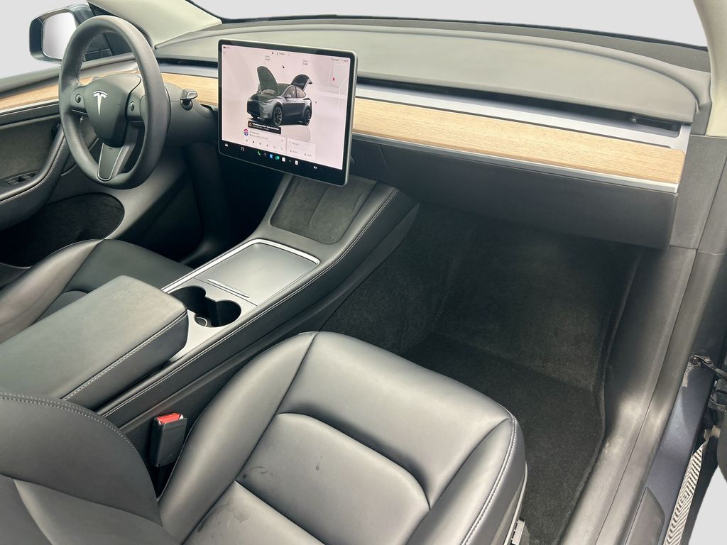 Thumbnail: 2022 Tesla Model Y - 16