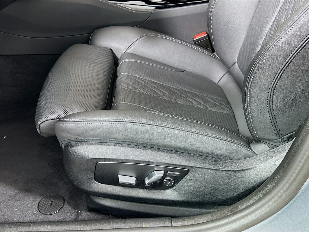 Thumbnail: 2023 BMW 5 Series - 20