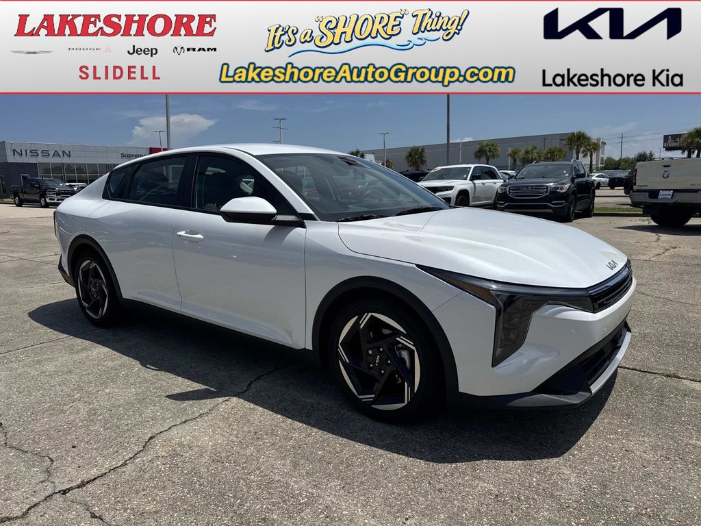 Snow White Pearl 2026 Kia K4 Sedan Front-Wheel Drive Continuously Variable Transmission