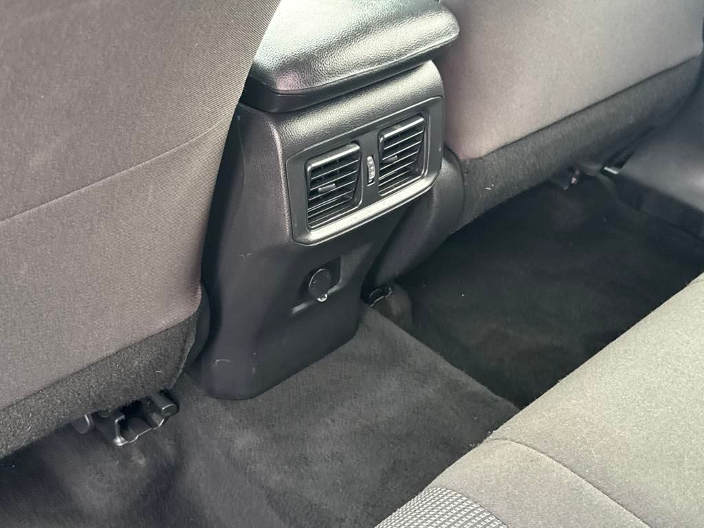 2022 Toyota RAV4 LE photo 32