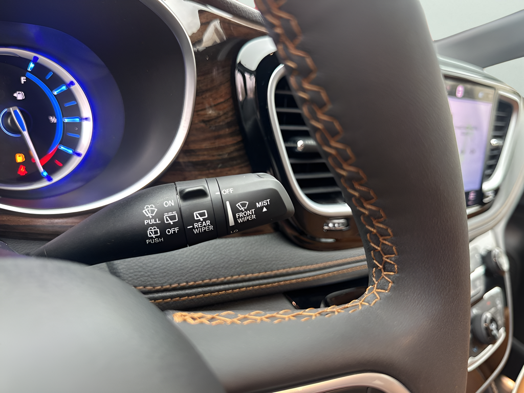 Used Car 2023 Chrysler Pacifica Hybrid  Pinnacle For Sale Under $40,000 In Austin, Texas