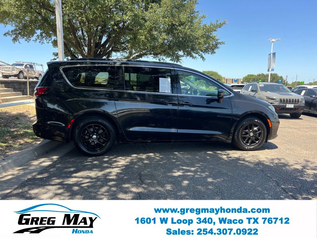 2022 Chrysler Pacifica Touring L - 8