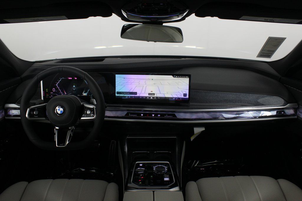 Thumbnail: 2025 BMW 7 Series - 4