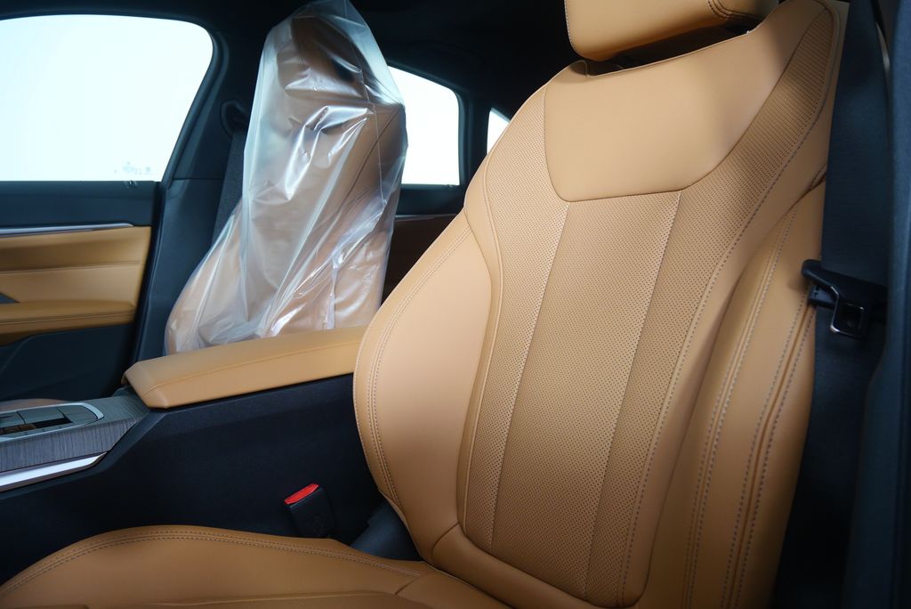 Thumbnail: 2026 BMW 4 Series - 11