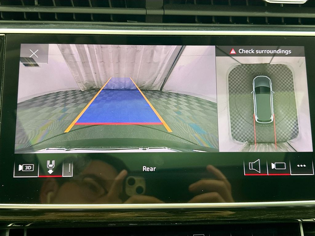 Thumbnail: 2023 Audi Q7 - 15